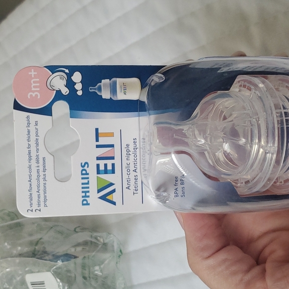 NWT Philips AVENT anti-colic baby bottle nipples 3m+. - Picture 5 of 6
